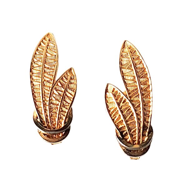 Corocraft gold-tone leaf vintage clip-on earrings - Picture 1 of 7